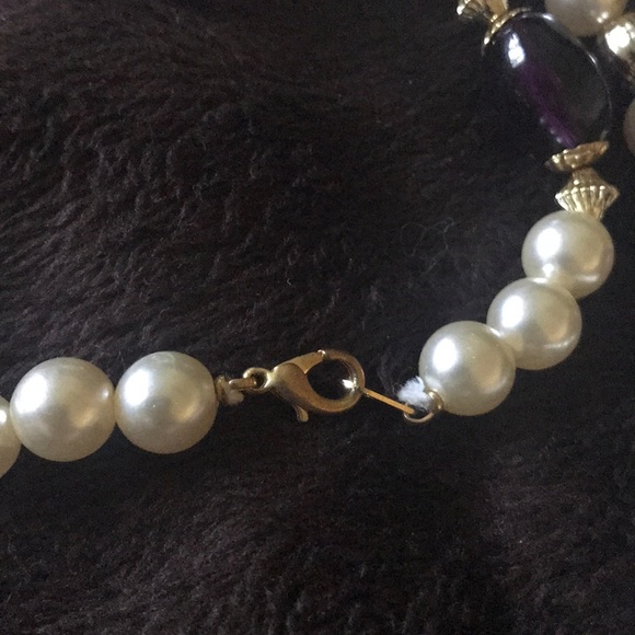 Vintage Necklace and Earrings - Picture 3 of 4